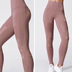 Alo Moto ribbed High-Waist Legging in Dusty Rose